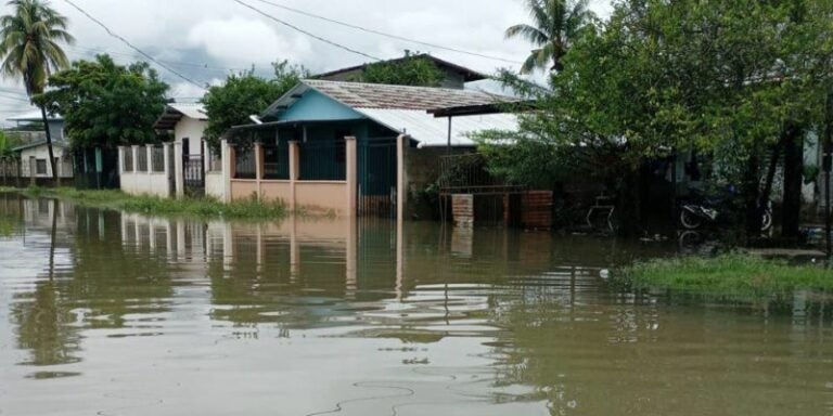 Lluvias dejan al menos 90 casas inundadas en Puerto Cortés