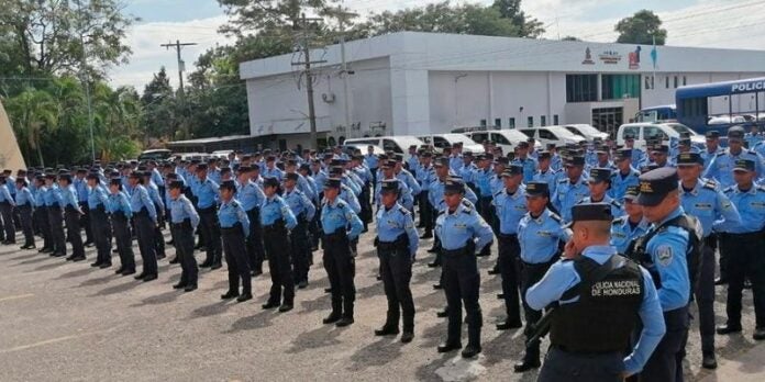 Despliegan 400 aspirantes a policía para reforzar la seguridad de hondureños