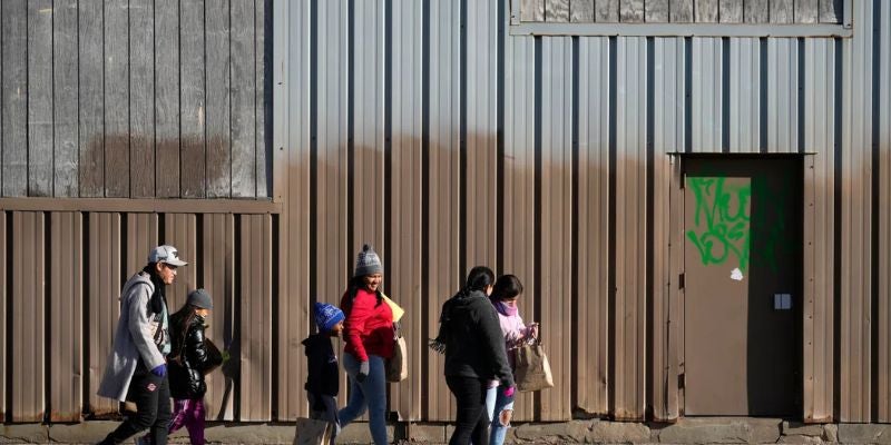 Cerrarán albergues para inmigrantes en Chicago