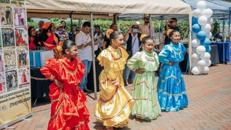 Hondureños en España celebran Día de la Hispanidad con feria de emprendimiento