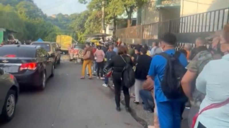 Falla en el sistema provocó caos en IHSS