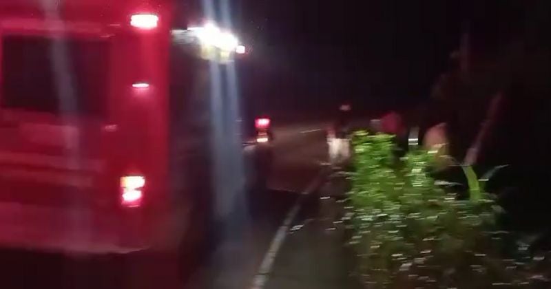 Bus con varios pasajeros cae en barranco en el desvío de Reitoca, FM