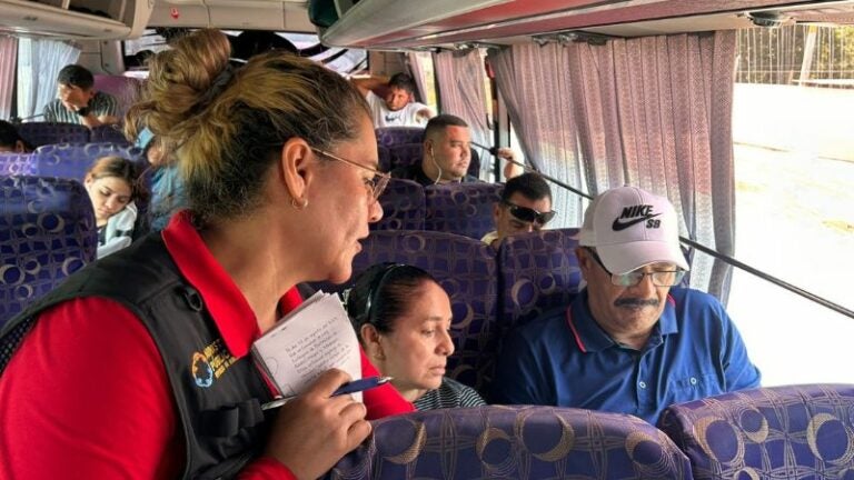 Inspeccionan rutas de transporte para garantizar aplicación del descuento a adultos mayores