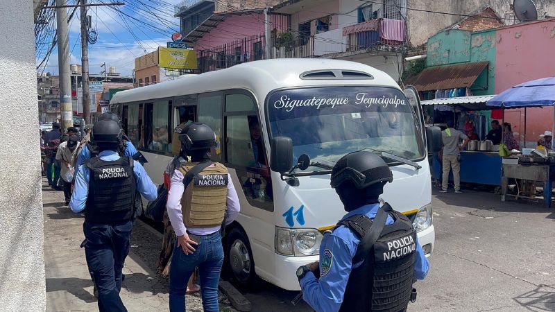 Intensifican operativos en terminales de transporte de TGU