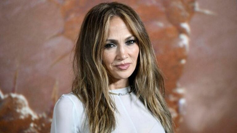 JLo se suma a la defensa de Puerto Rico tras mal chiste en mitin de Trump