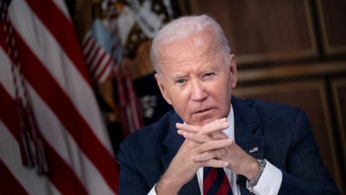 Biden critica a Trump por su 