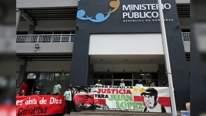 Manifestaciones por el asesinato de Miembros de organizaciones de derechos humanos exigen justicia por el asesinato el mes pasado del ambientalista Juan López