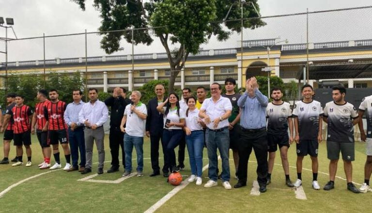 Torneo de fútbol Optimus Card fomenta recreación e integración estudiantil