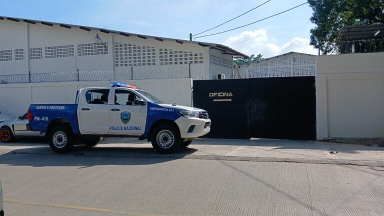 Hombre muere al caer desde el techo de bodega en San Pedro Sula