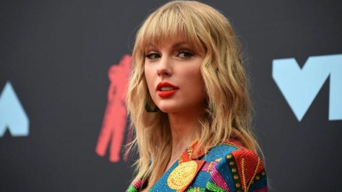 Taylor Swift dona $5 millones a afectados por huracanes Helene y Milton