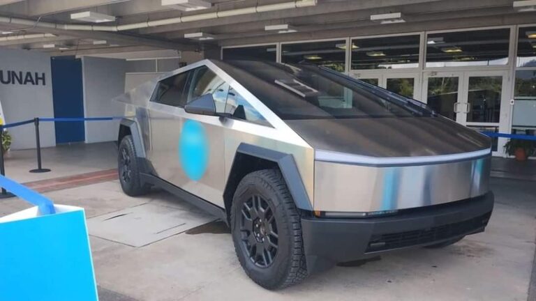 Tesla Cybertruck UNAH