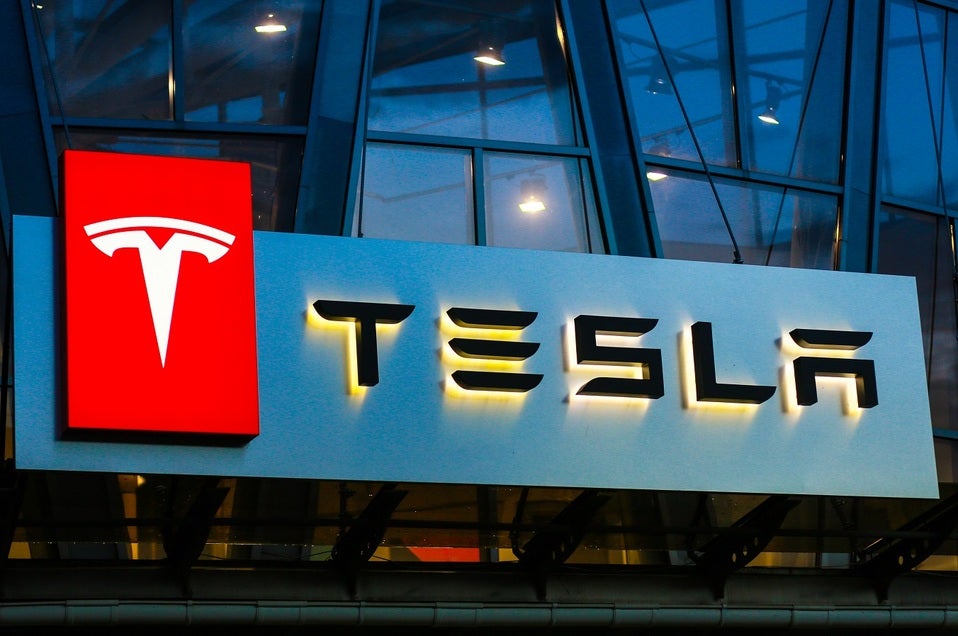 Beneficios de Tesla se redujeron un 32.4 % en los primeros nueve meses de 2024