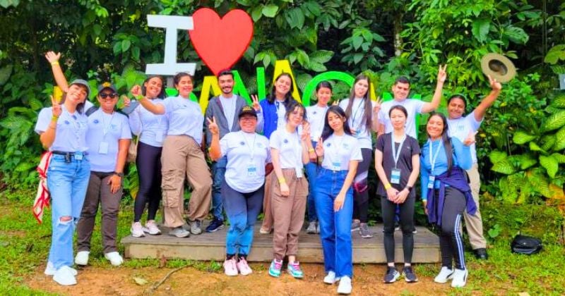 ¡Fantástico! UNAH premia a estudiante con índice de 99%