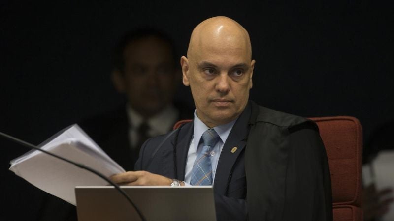 X vuelve a funcionar en Brasil tras 40 días suspendida