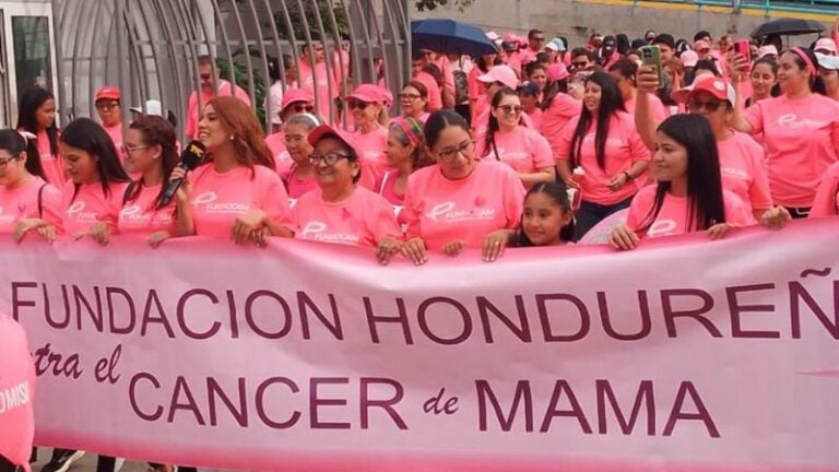 marcha cáncer de mama Tegucigalpa