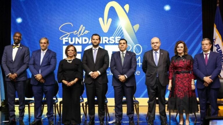 FUNDAHRSE galardona a ocho empresas y un gremio en la XVIII Edición del SELLO FUNDAHRSE DE ESR 2024