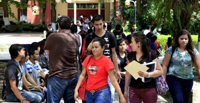 licenciado me quedara sola universitarias acosos UNAH