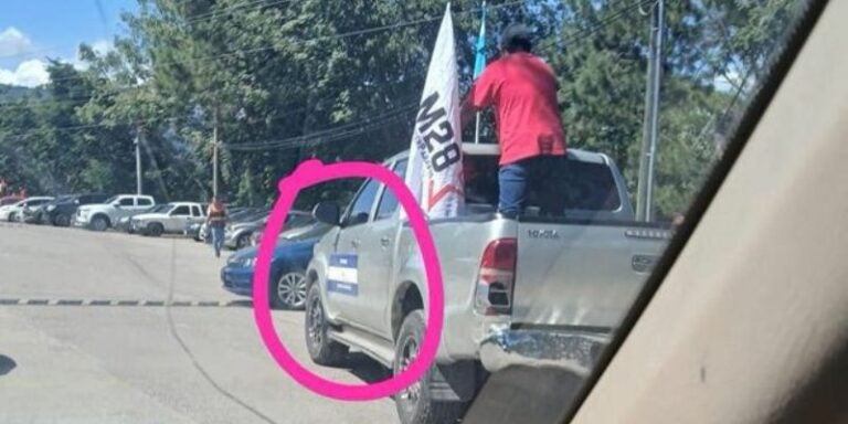 Viral: Captan vehículo estatal en concentración de Libre