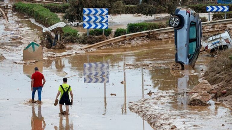 Tres hondureños permanecen desaparecidos por la DANA en Valencia