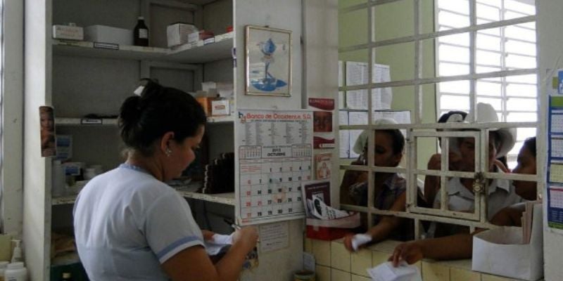 ASJ: Un 21% de pacientes reciben medicamentos incompletos en el sistema público