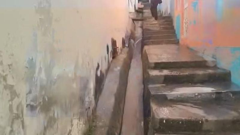 Reportan tubería de agua potable rota en la colonia Hato de Enmedio