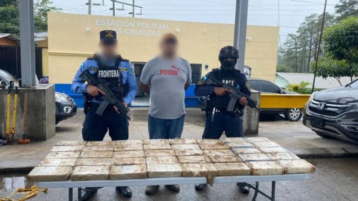 Hombre capturado cocaína El Paraíso