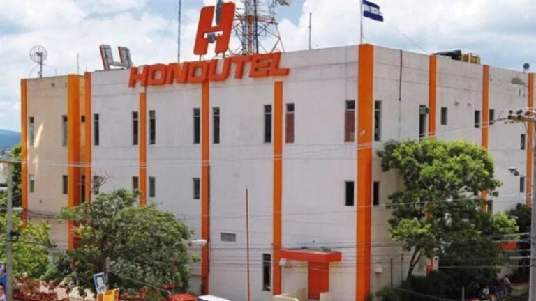 Empleados de Hondutel anuncian paro de labores por tercer sindicato