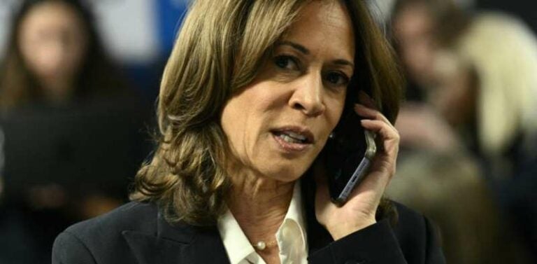 Kamala Harris llama a Donald Trump y lo felicita por ganar las elecciones