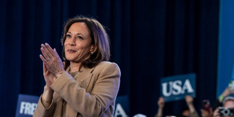 Kamala Harris lidera resultados en Nueva Hampshire y Carolina del Norte