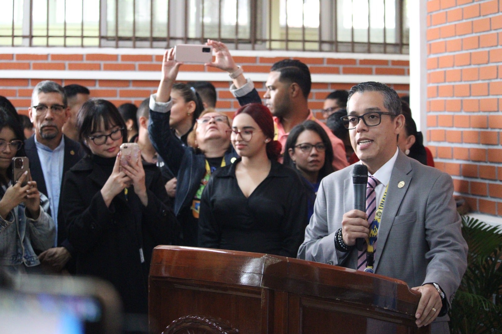 Inauguran cabina de radio y sala de redacción en la Ciudad Universitaria