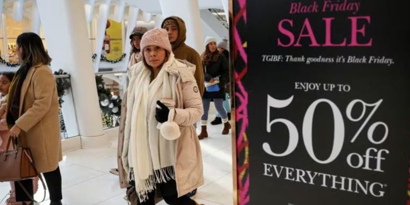 Fiebre del "Black Friday": Consumidores arrasan con las promociones en EEUU