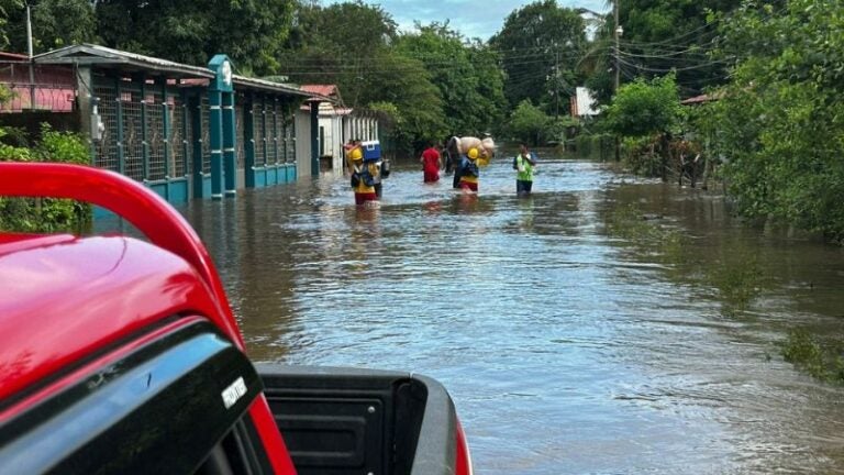 Suman cinco las víctimas mortales en Honduras por el paso de Sara