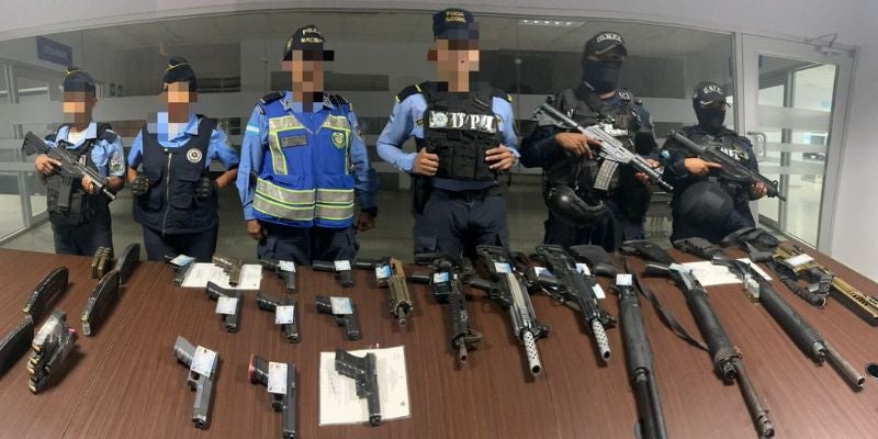 Familia denuncia abuso "tras disparos policiales y decomiso de armas legales"