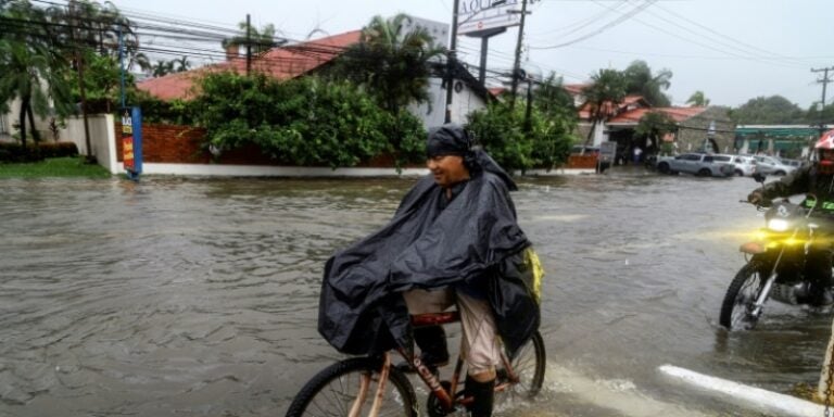 Tormenta Sara seguirá causando fuertes precipitaciones: se esperan hasta 300 mm de lluvia