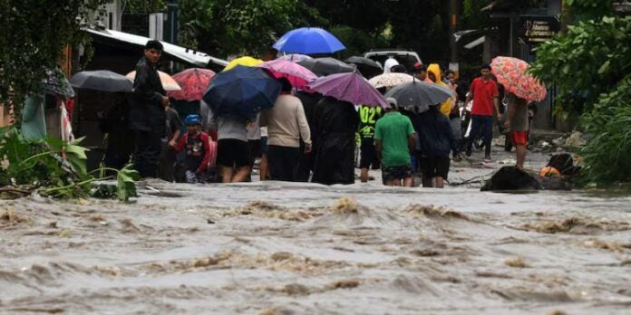 Gobierno recibe más de L 27 millones para damnificados por Sara