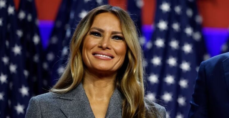 Melania Trump apuesta por un look de dos piezas de lujo en la noche electoral