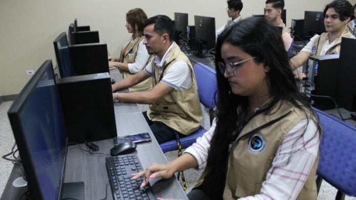 Inauguran cabina de radio y sala de redacción en la Ciudad Universitaria