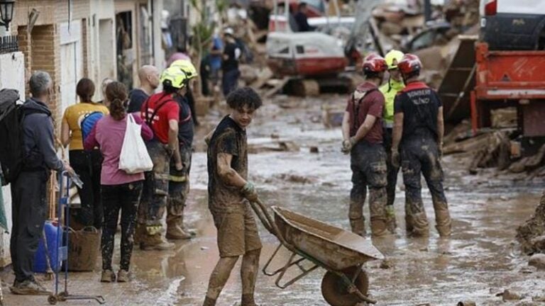 Ascienden a 222 los fallecidos por las devastadoras inundaciones en España