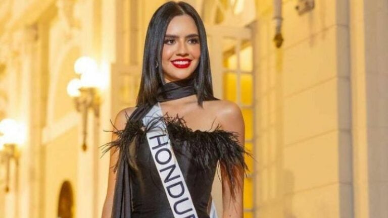 Zu Clemente arremete Miss Universo