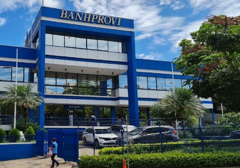 Banhprovi inyecta varios millones a Mipymes golpeadas por tormenta Sara