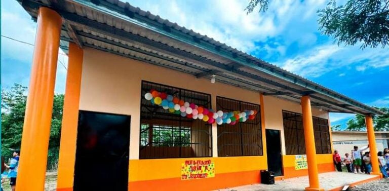 Shin Fujiyama inaugura una nueva escuela en Naco, Cortés