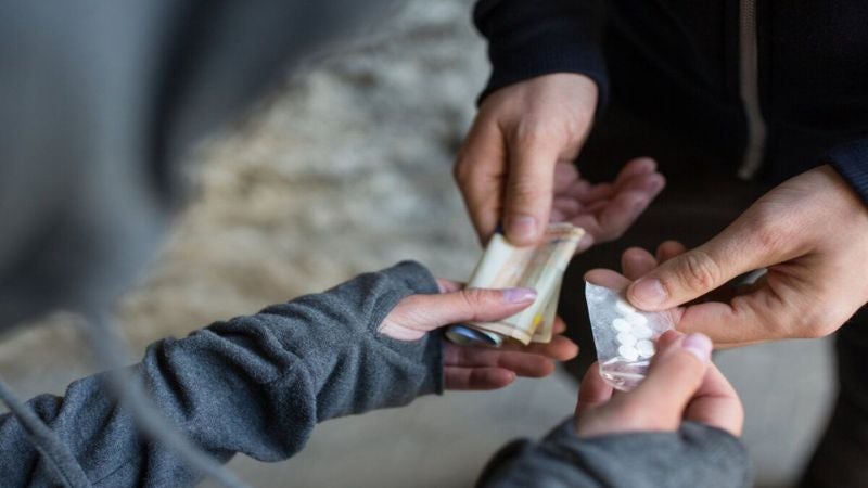 Detienen a dos menores por distribución de droga