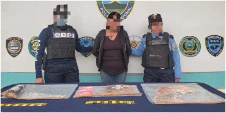 mujer detenida