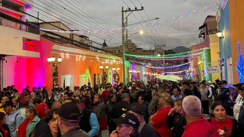 La restaurada avenida Cervantes hace latir con brillo y color el centro histórico de la capital