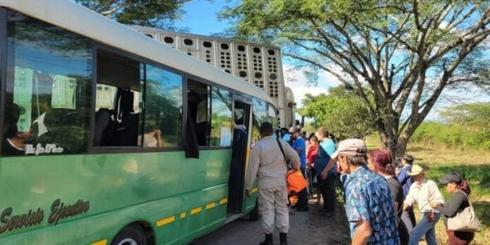 Accidente entre bus y rastra deja pasajeros heridos en Talanga