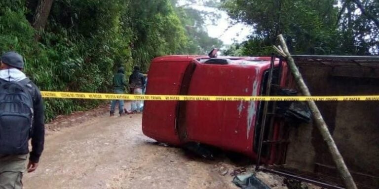 Una menor muerta y varios heridos deja volcamiento en carretera en mal estado de Intibucá