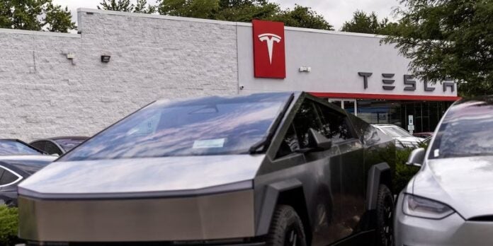 Tesla retira casi 700.000 vehículos en USA