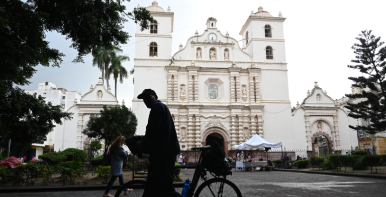 Persisten temperaturas frescas con lluvias débiles, a excepción del sur