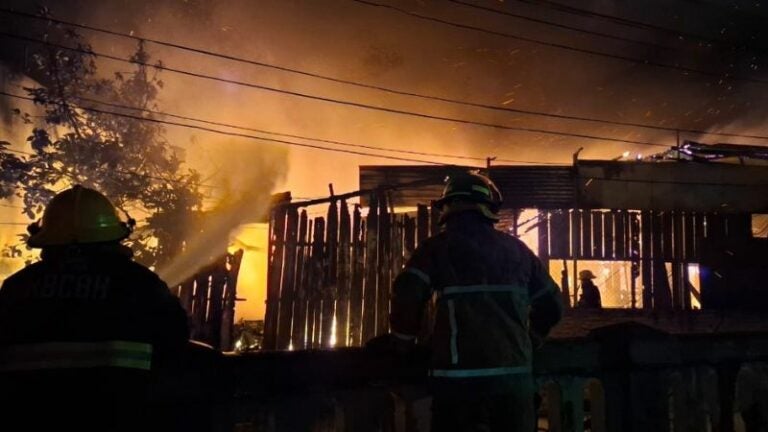 Incendio puestos zapatos mercado Américas