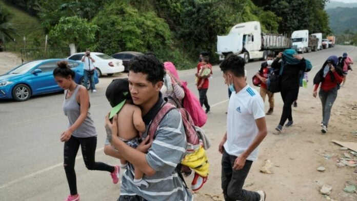 Jóvenes en Copán abandonan el país